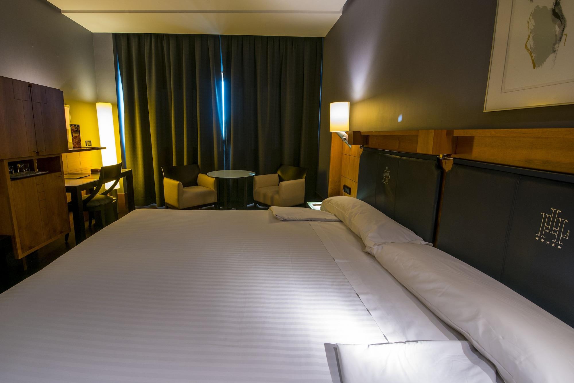 فندق جراند هوتل لاكوا فيتوريا غاستيِز المظهر الخارجي الصورة A room at the hotel