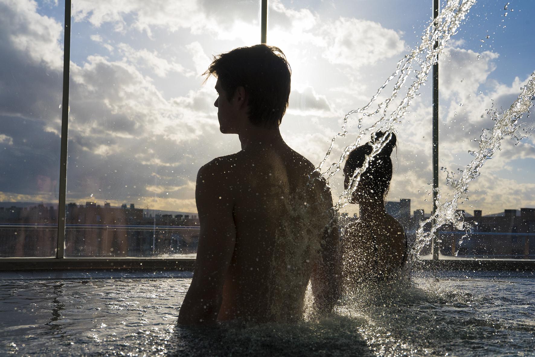 فندق جراند هوتل لاكوا فيتوريا غاستيِز المظهر الخارجي الصورة The rooftop pool at the Standard East Village