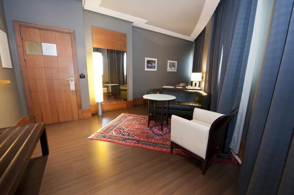 فندق جراند هوتل لاكوا فيتوريا غاستيِز المظهر الخارجي الصورة A suite at the hotel