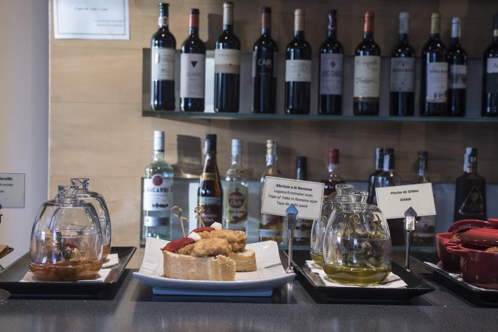 فندق جراند هوتل لاكوا فيتوريا غاستيِز المظهر الخارجي الصورة A selection of sherry
