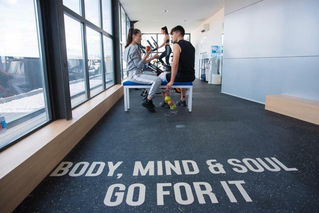 فندق جراند هوتل لاكوا فيتوريا غاستيِز المظهر الخارجي الصورة The gym at the University of Roehampton