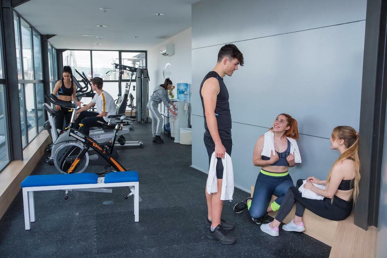 فندق جراند هوتل لاكوا فيتوريا غاستيِز المظهر الخارجي الصورة The gym at the University of Novi Sad